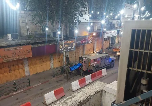 إصابات في القدس.. جيش الاحتلال يعلن قتل فلسطينيين اثنين قرب الخليل بزعم تنفيذهما عملية دهس