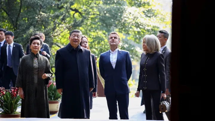 Xi e Macron realizam conversações informais em Sichuan, e prometem aprofundar cooperação climática