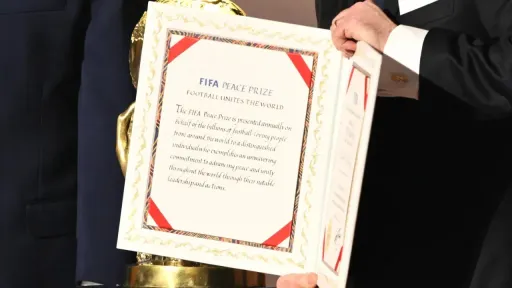 ترامپ برنده اولین جایزه صلح فیفا شد
