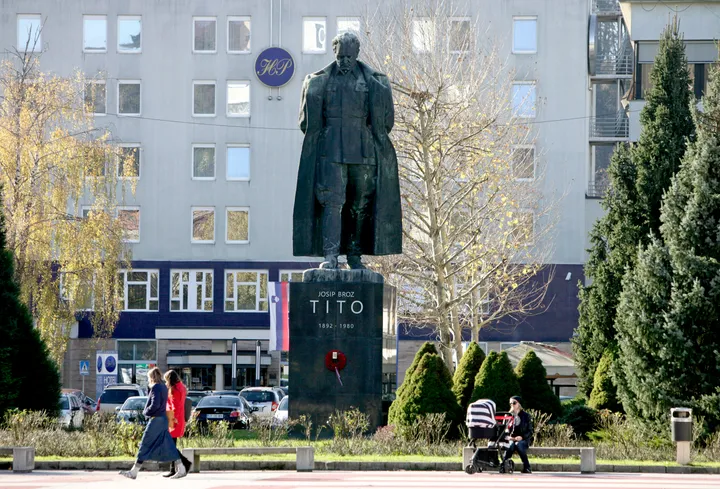 U Velenju obezglavljen kip Josipa Broza Tita