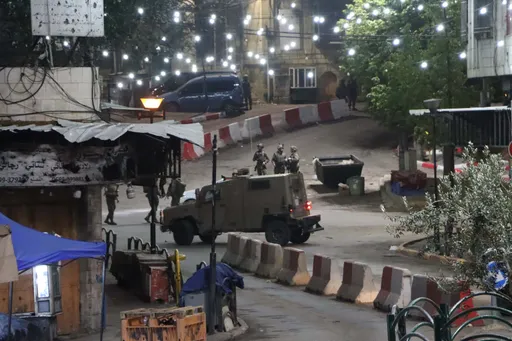 إضراب في الخليل بعد استشهاد فلسطينيين.. هجمات للمستوطنين والاحتلال يواصل اقتحاماته بالضفة