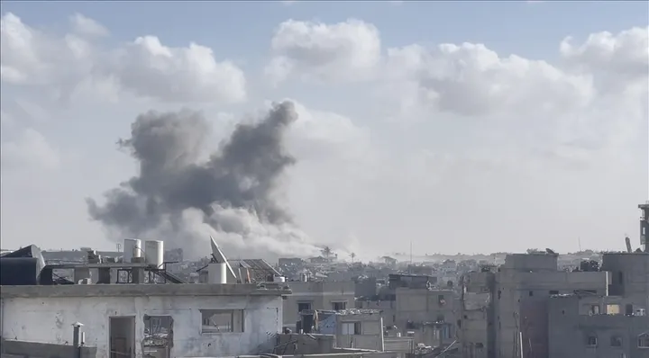 Ushtria izraelite vazhdon bombardimin e Gazës pavarësisht armëpushimit