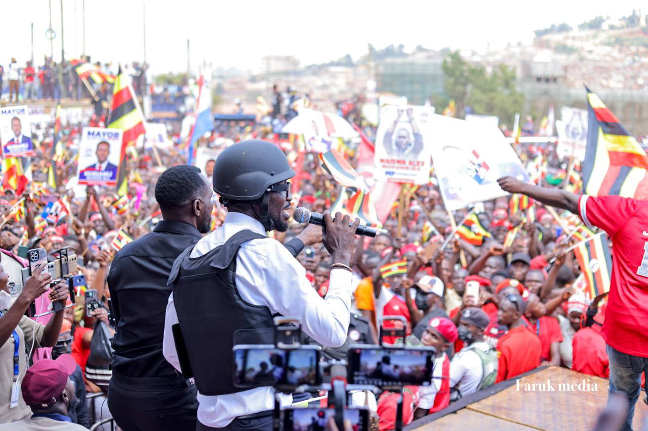 Uganda: Jeshi la Polisi kuchunguza madai ya askari wake kuwachapa fimbo wapinzani