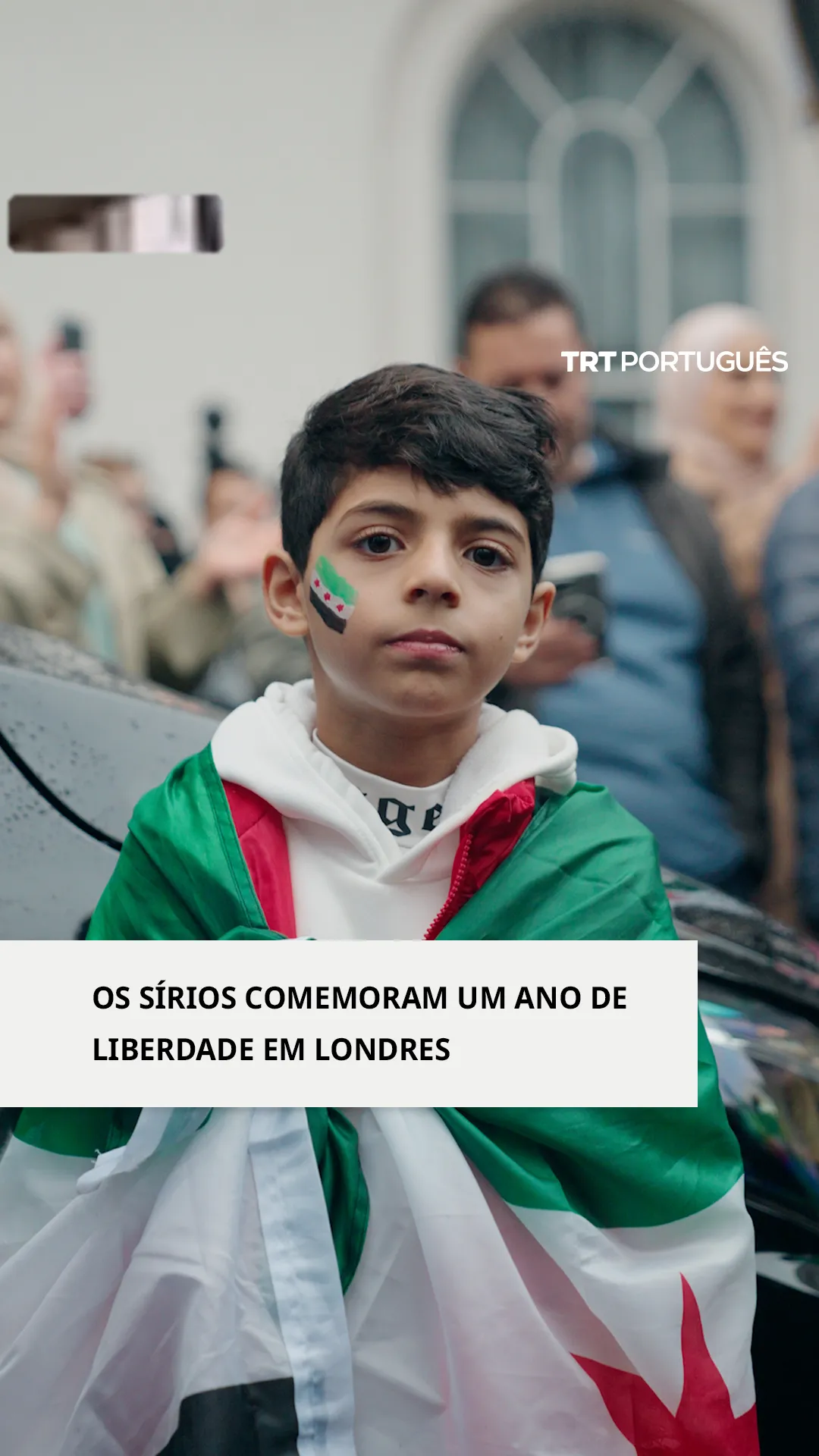 Os sírios comemoram um ano de liberdade em Londres