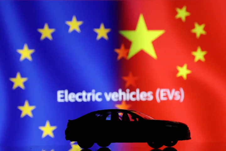 EU-Commissie zwakt verbod op brandstofauto’s af: 90 procent reductie i.p.v. 100 procent in 2035