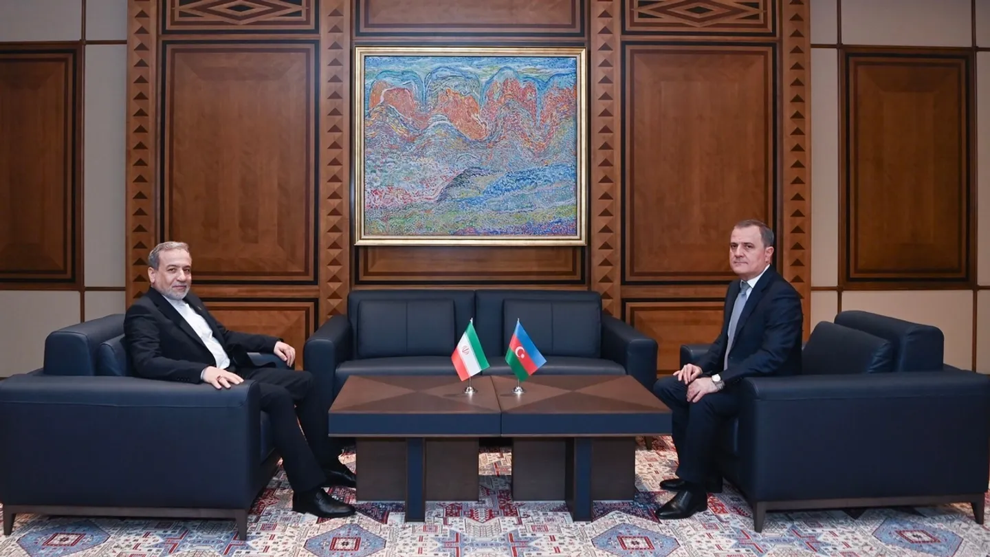 وزرای امور خارجه آذربایجان و ایران در باکو مسیرهای همکاری و امنیت منطقه‌ای را بررسی کردند