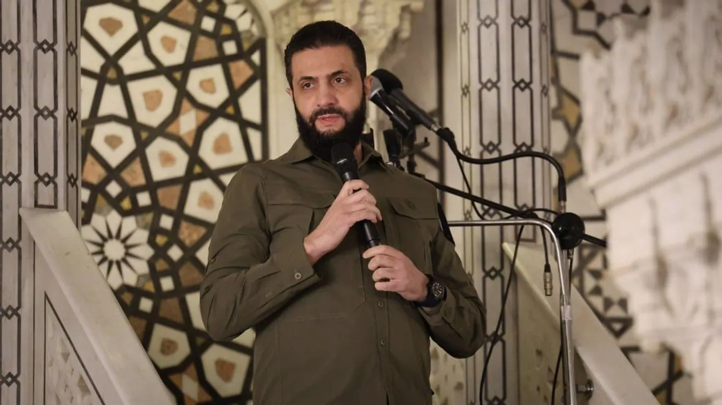 تكبيرات النصر تعم مساجد سوريا بـ"عيد التحرير".. والشرع يتعهد من "الأموي" بإعادة بناء البلاد