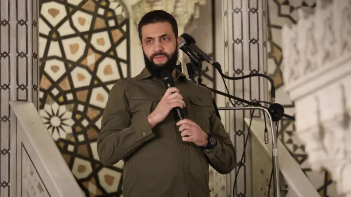 تكبيرات النصر تعم مساجد سوريا بـ"عيد التحرير".. والشرع يتعهد من "الأموي" بإعادة بناء البلاد