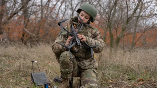 Украинскими дронами управляют женщины?