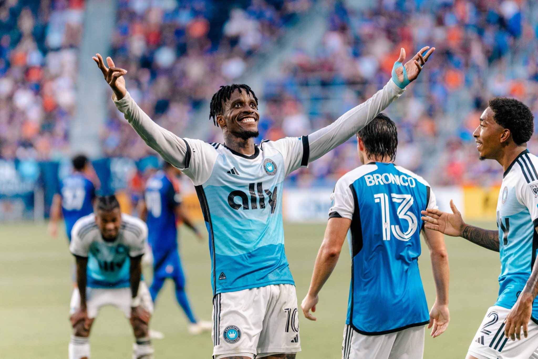 Ivory Coast yamrejesha kikosini Wilfred Zaha kwa ajili ya fainali za AFCON