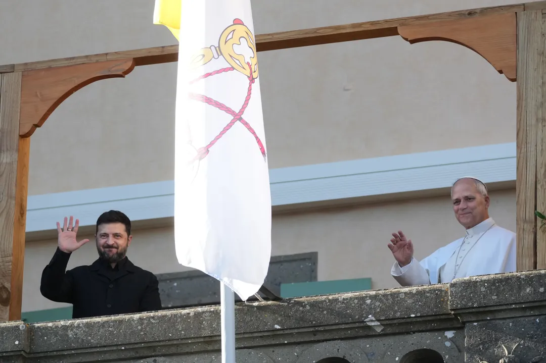 Zelenskyy refuses to cede land to Russia as he rallies European support, meets Pope