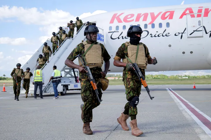 Le Kenya déploie davantage de policiers pour contrôler les gangs en Haïti