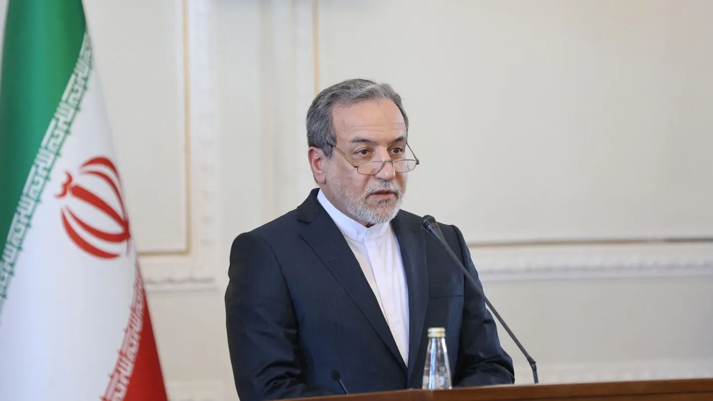 وزیر امور خارجه ایران: ملت ایران از عزت و منافع ملی خود قاطعانه دفاع می‌کند