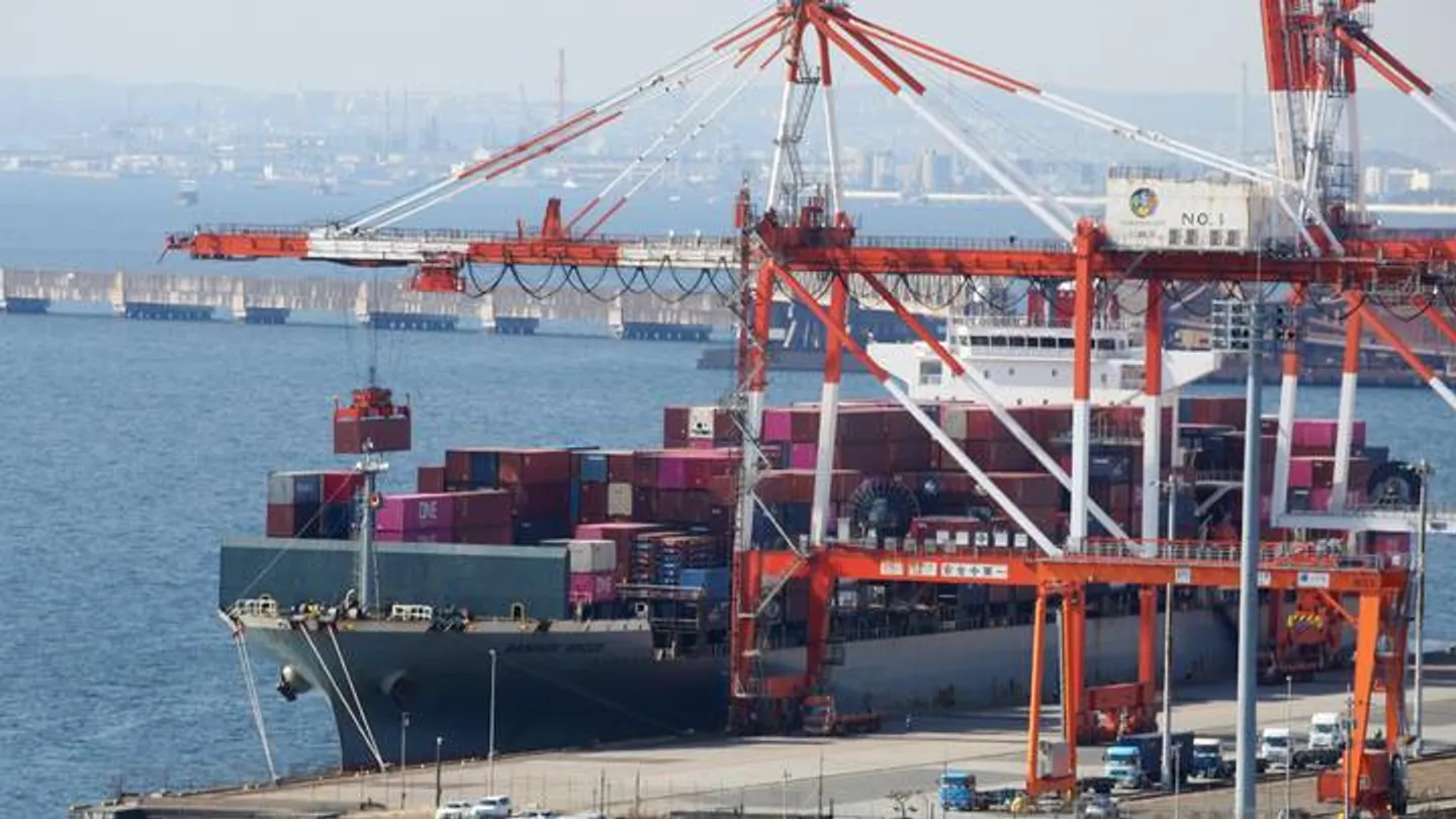 اليابان تطلب من أمريكا إعفاءها من الرسوم الجمركية على الصلب والألومنيوم