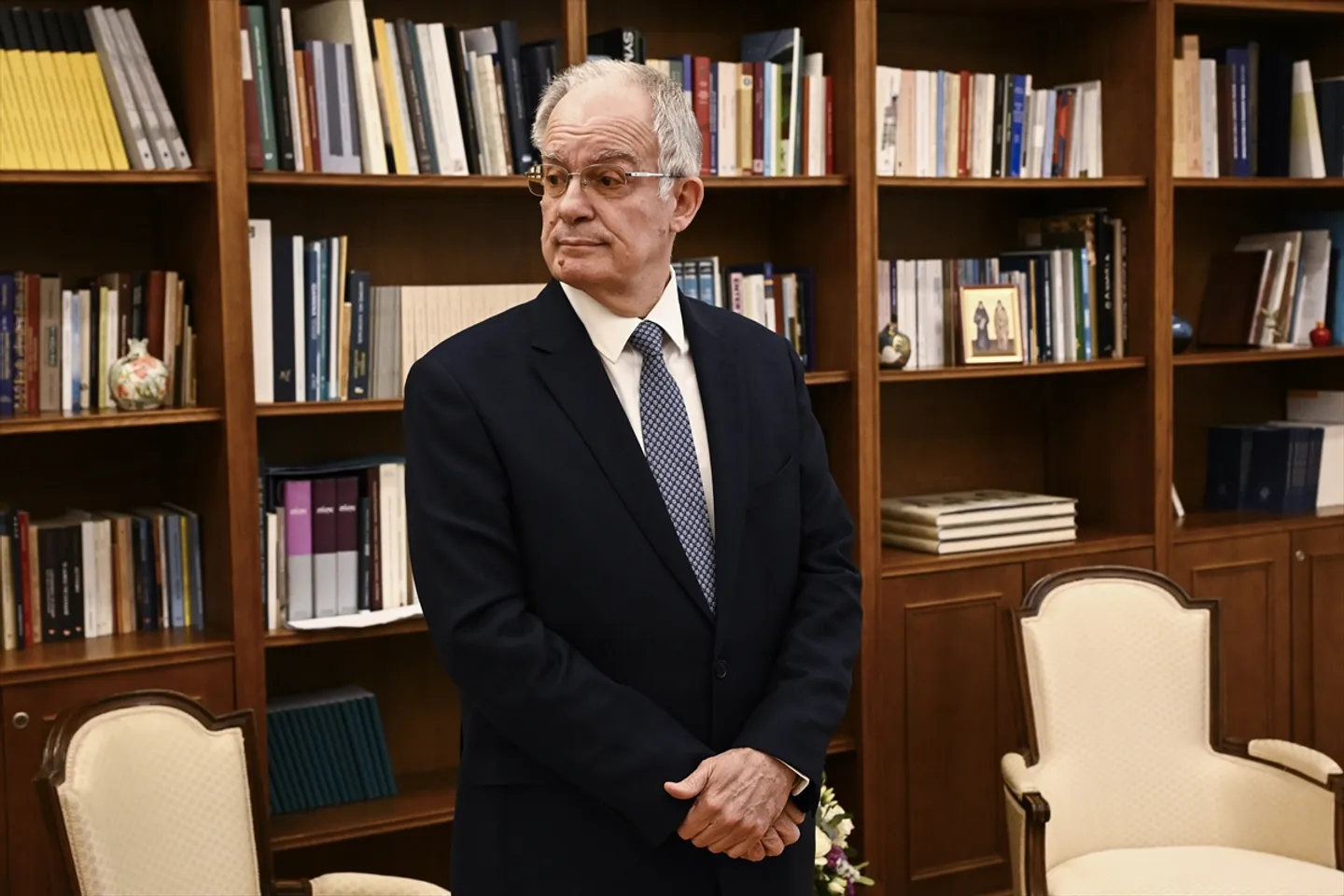 ギリシャ、複数回の投票を経てタスラス氏を新大統領に選出