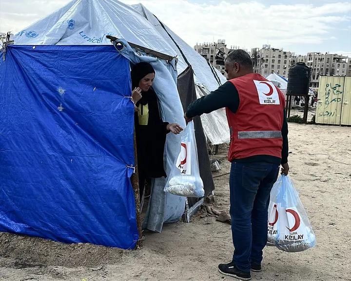 Bisha Cas ee Turkiga oo gargaar cunto u qaybisay in ka badan 1,000 qoys oo barakacayaal ah: Suudaan