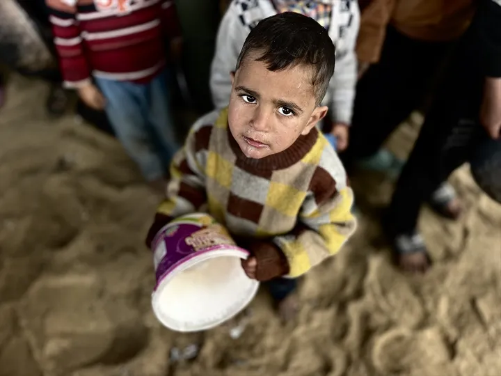 Yordamni qisqartirish dunyo bolalari uchun axloqiy va strategik falokatdir