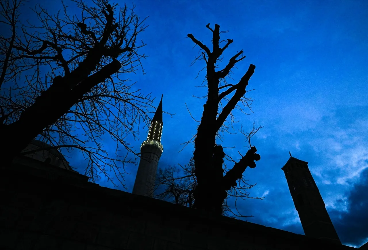 Lejletul-kadr: Noć oprosta, milosti i nagrade – “vrednija od hiljadu mjeseci”