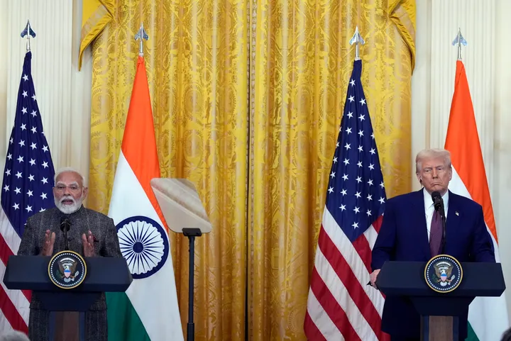 گېرمانىيە گېزىتى: ترامپ تۆت قېتىم تېلېفون قىلدى، مودى تېلېفوننى ساقلاتتى