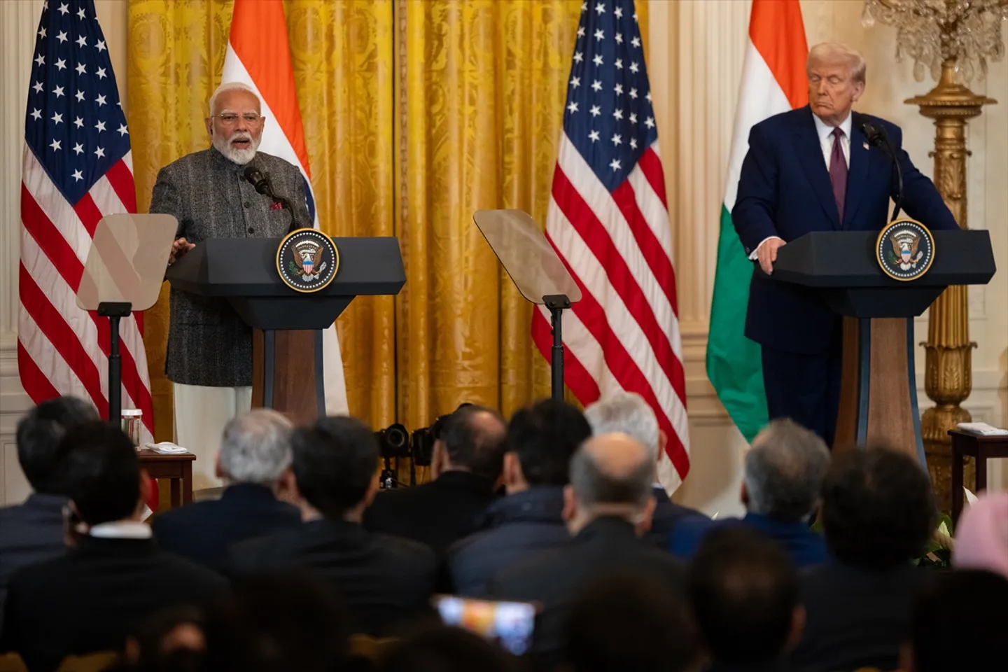 ترامپ ۋە مودى ھىندىستاندىكى كىشىلىك ھوقۇق دەپسەندىچىلىكلىرىنى كۆرمەسكە سالدى