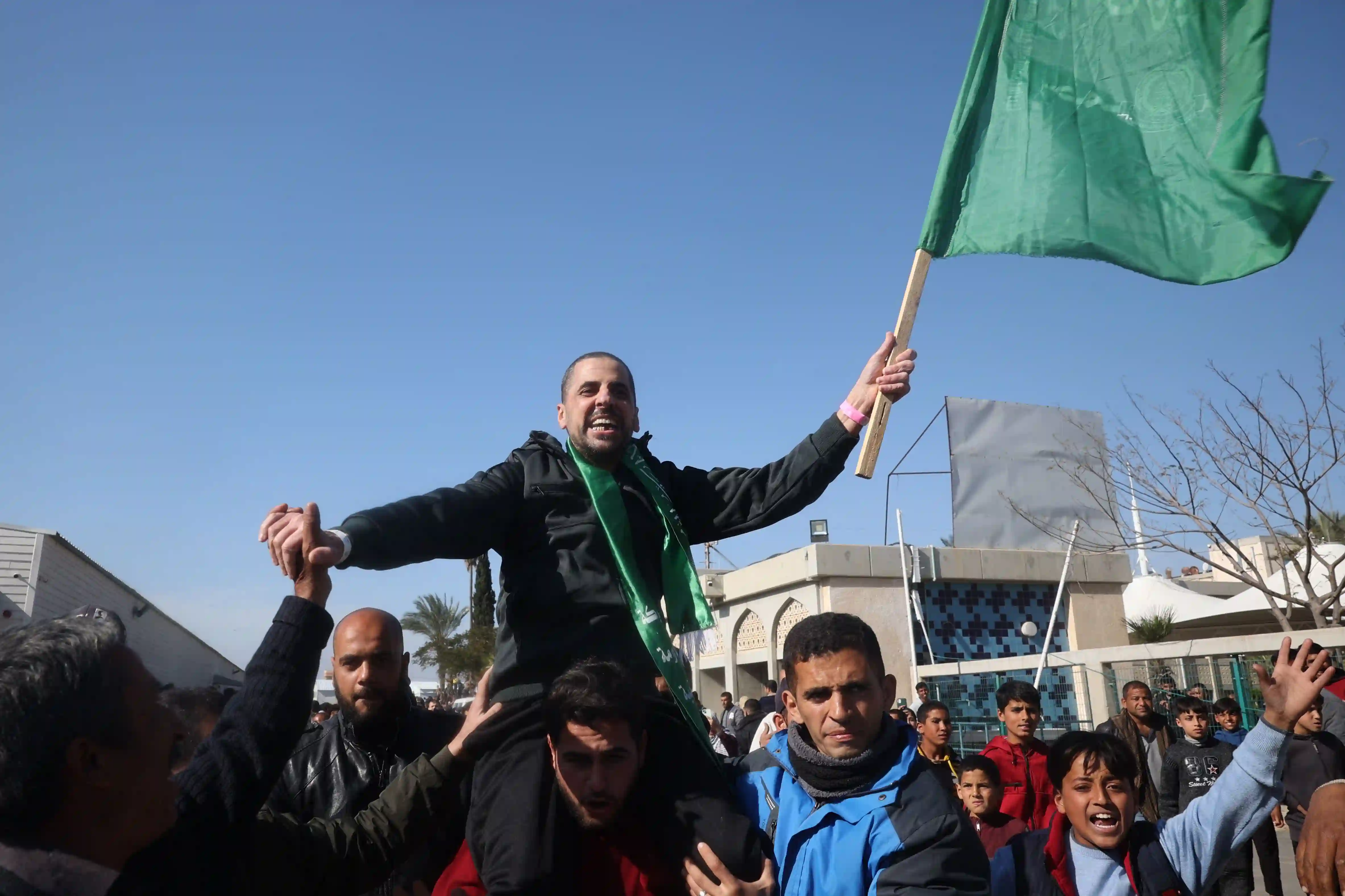 Zesde gevangenenruil tussen Hamas en Israël voltooid onder Gaza-wapenstilstand