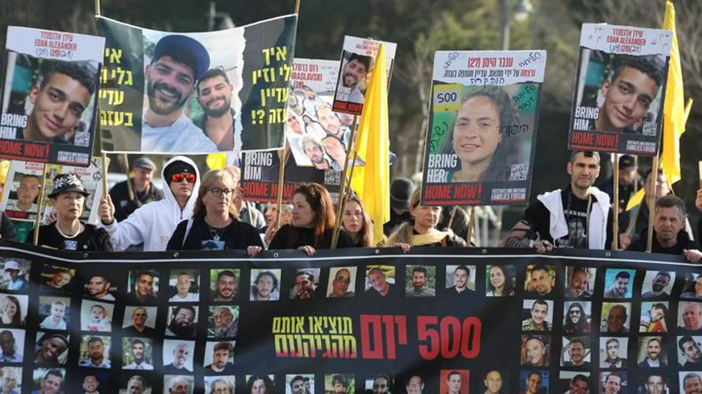 وقفات احتجاجية بإسرائيل.. والإضراب عن الطعام خطوة تصعيدية لإتمام الصفقة