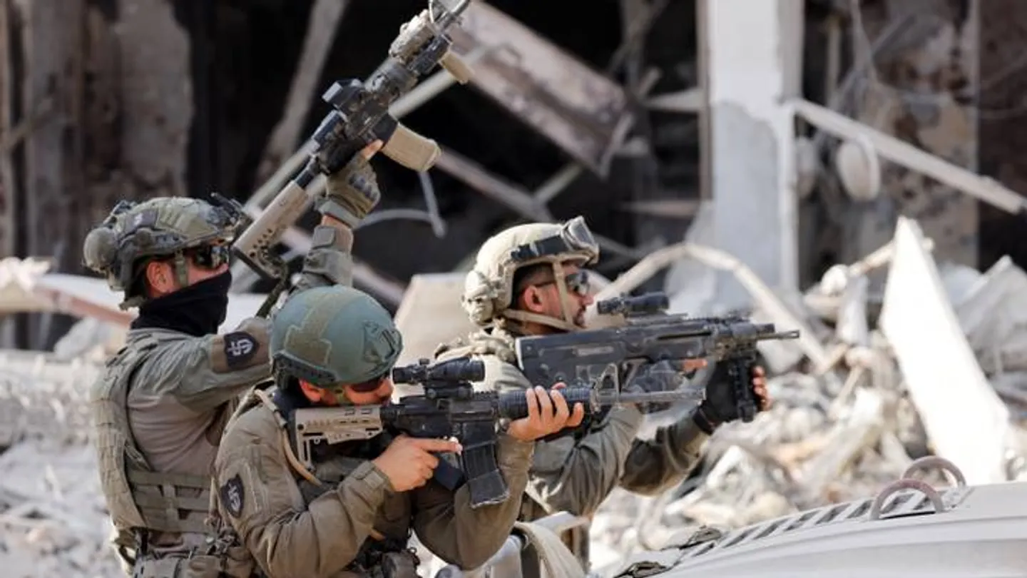 ربطوا متفجرات بعنقه.. الاحتلال استخدم مُسناً وزوجته دروعاً بغزة قبل قتلهما