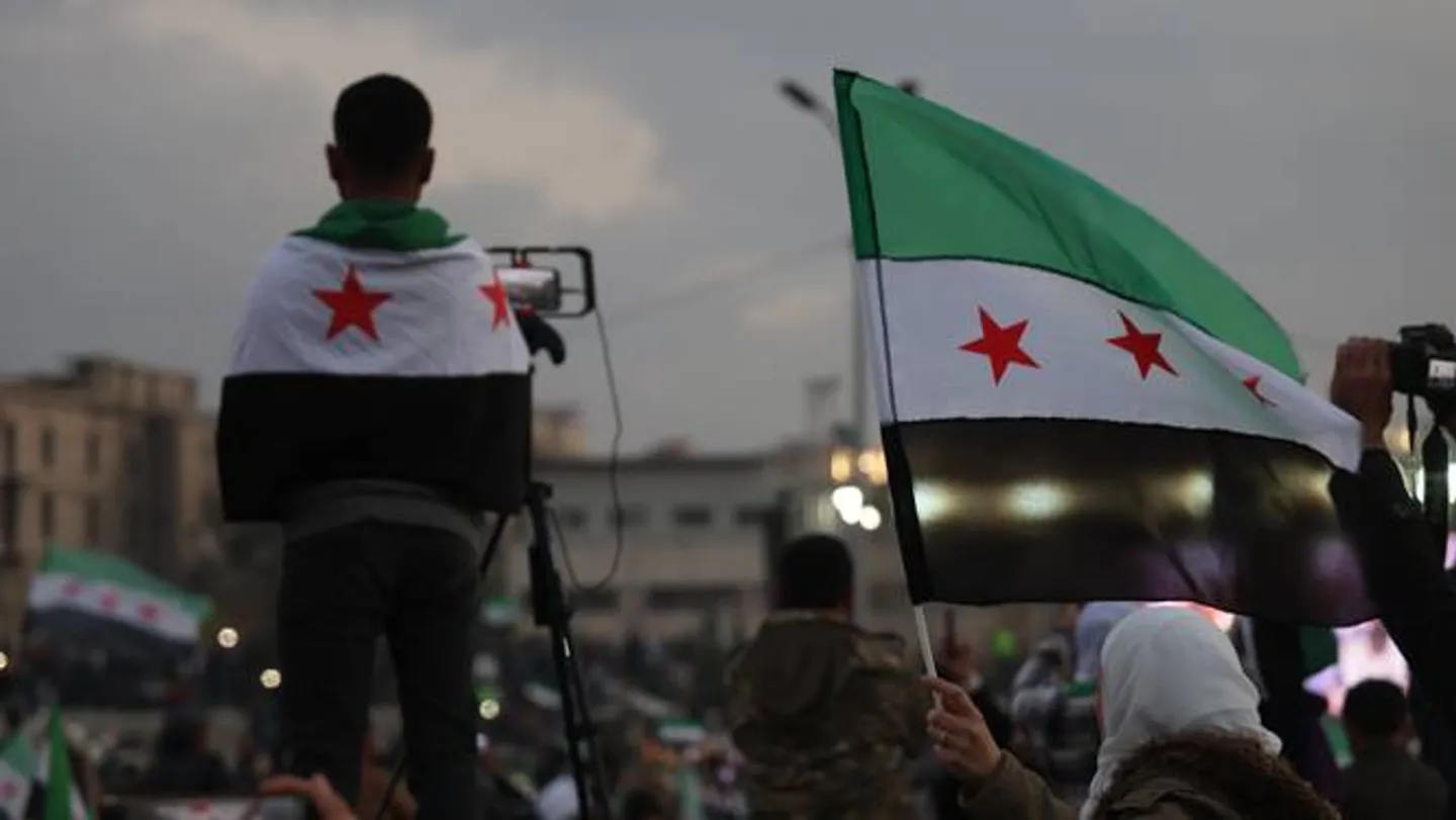 Syria podnosi się z popiołów tyranii Assada. Co dalej?