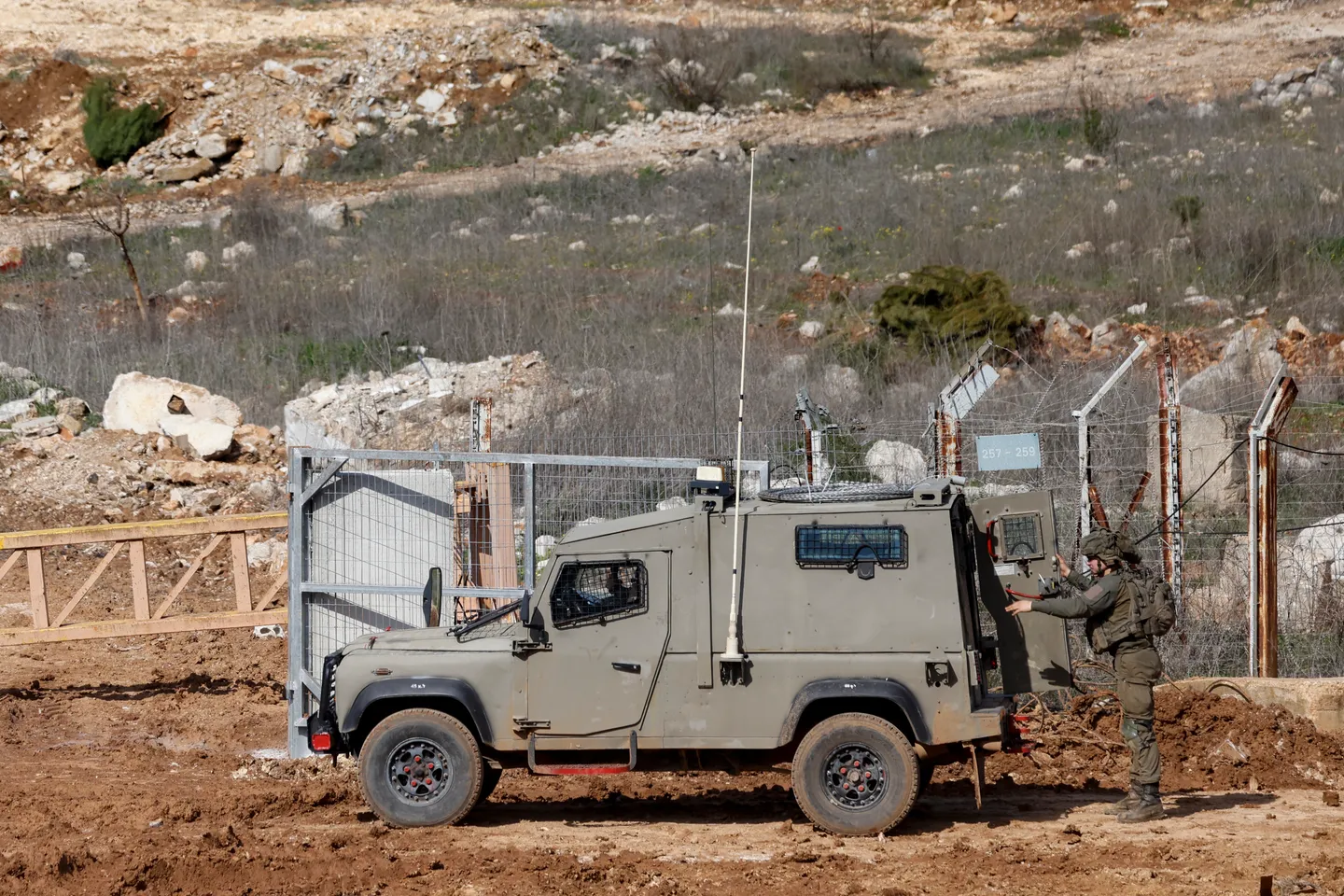 イスラエル、撤退期限切れもレバノン地域の占領を継続