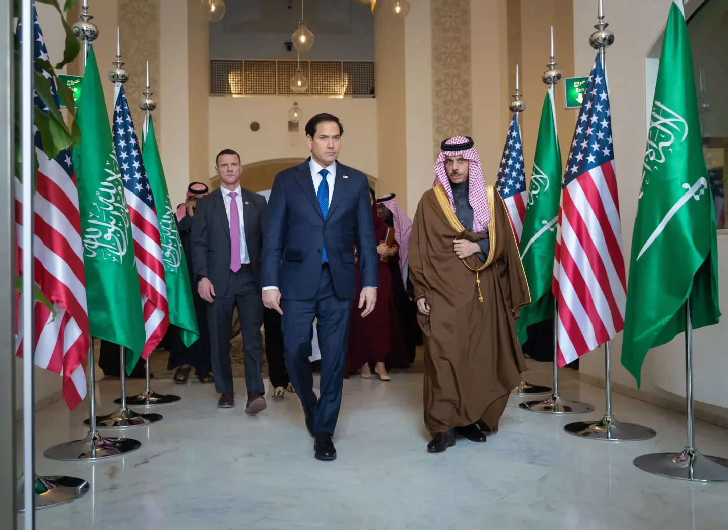 米国とロシア、サウジアラビアでウクライナ戦争終結に向け協議へ