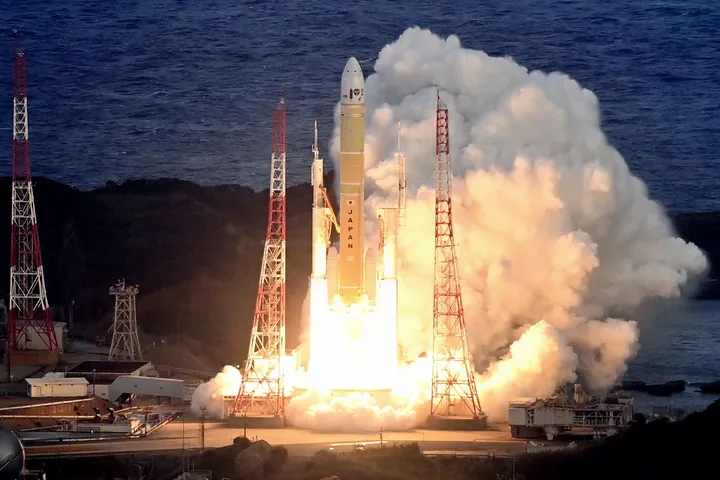 Japan launches satellite to monitor climate