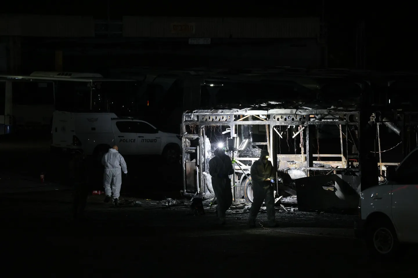 中央イスラエルで複数のバス爆発事件発生