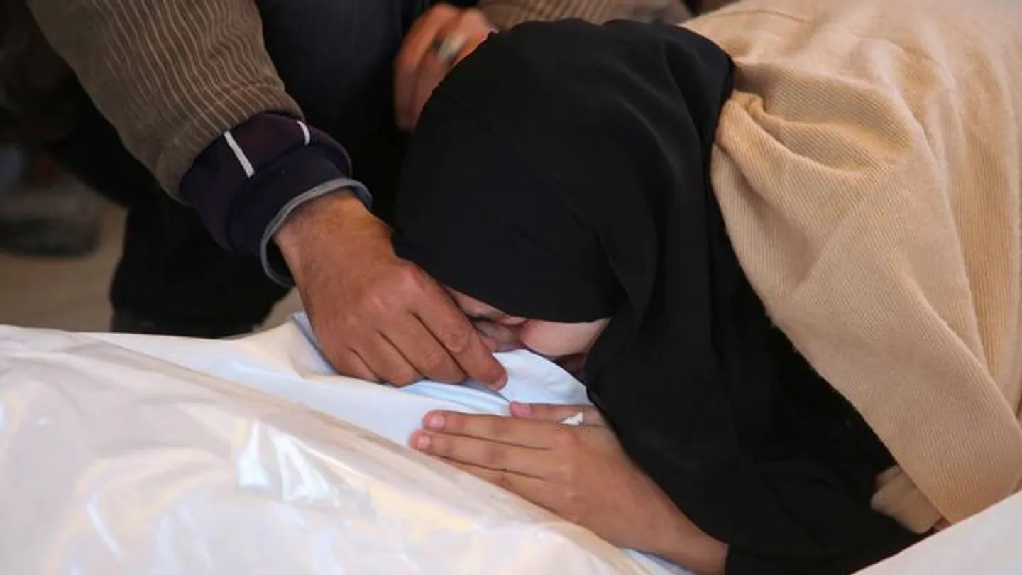 الاحتلال يواصل قتل وإصابة المواطنين في غزة رغم وقف إطلاق النار