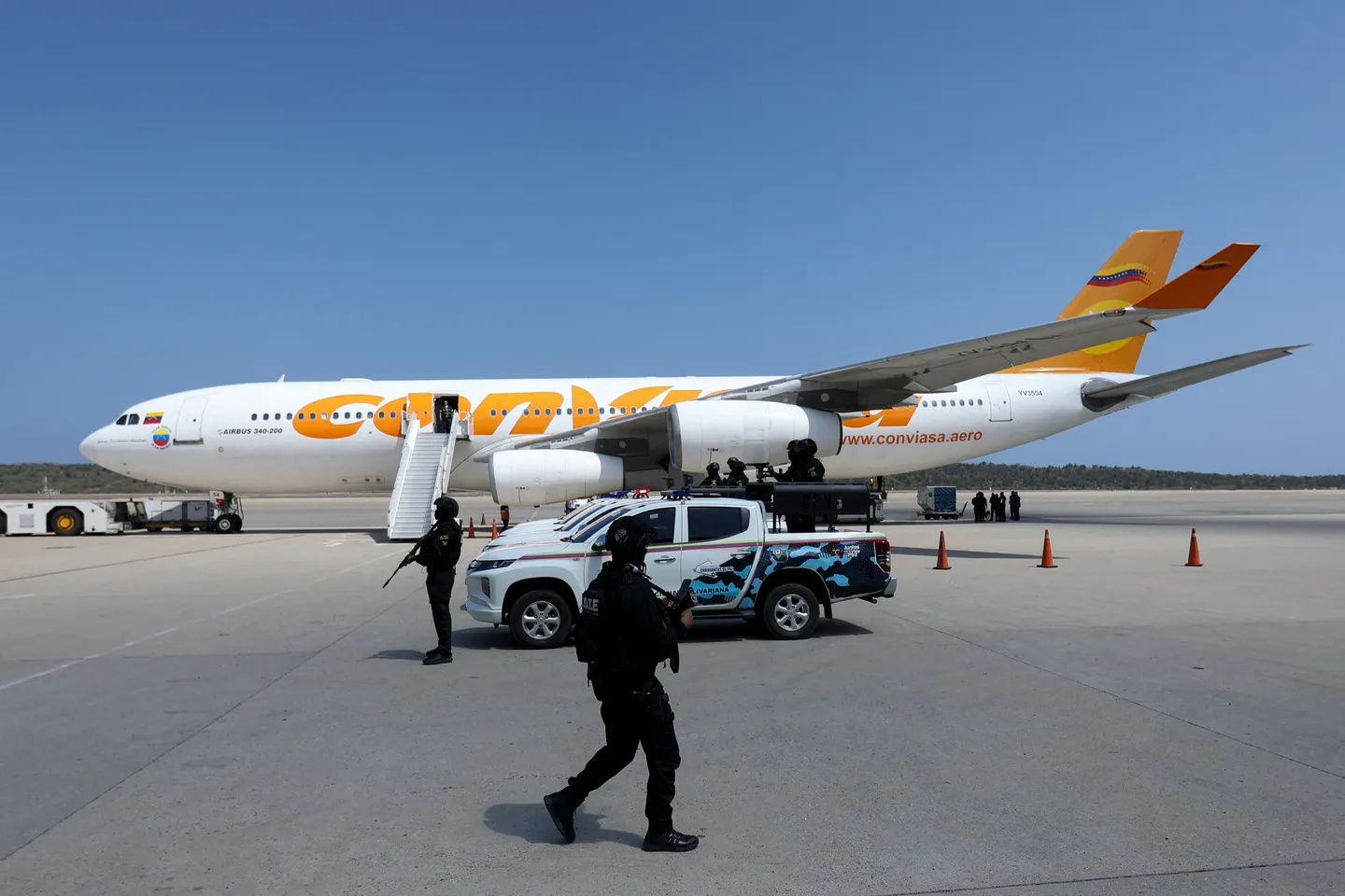 Venezuela suspende vuelos desde Colombia por posibles amenazas a la seguridad