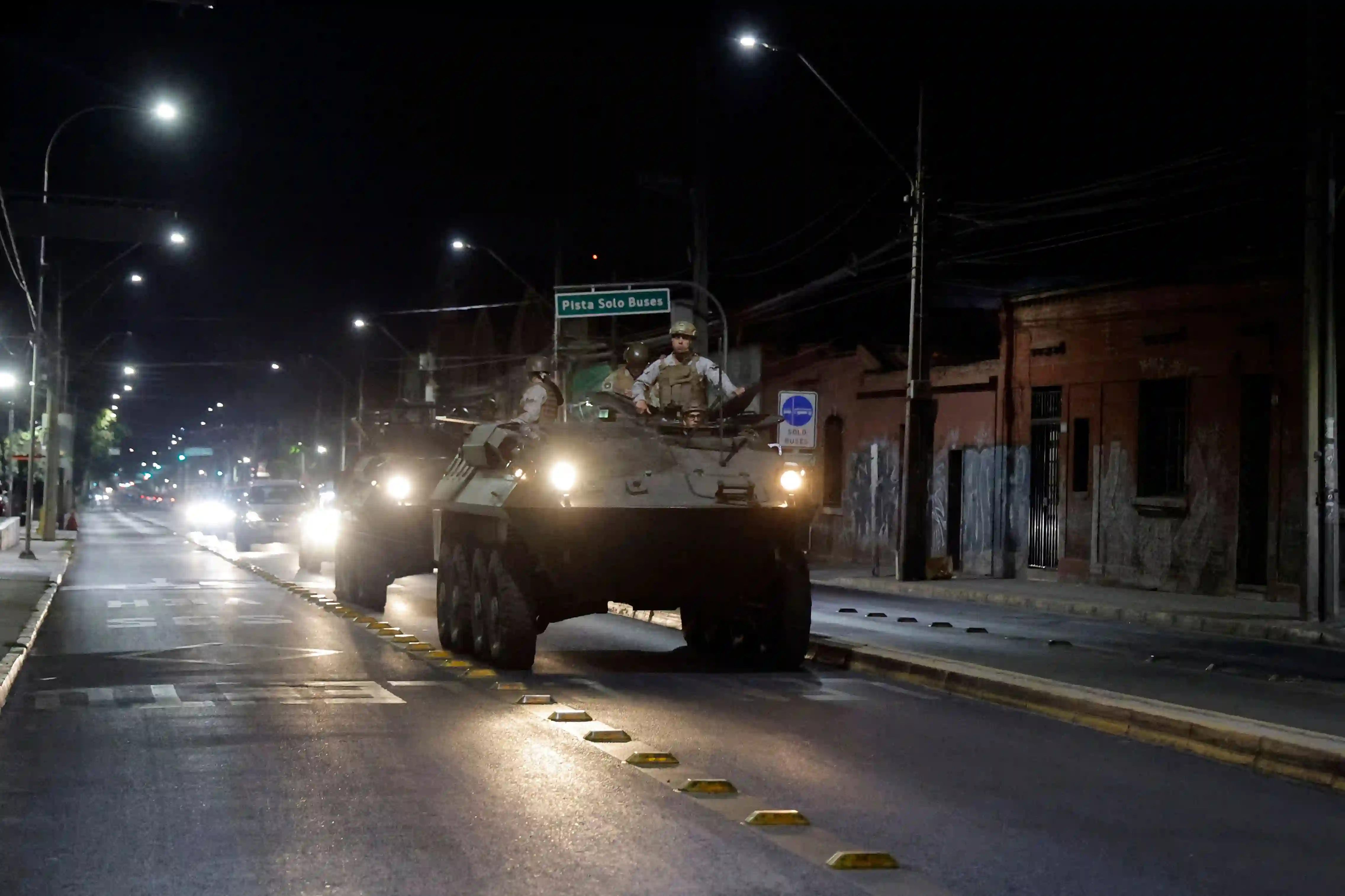 Chile declare state of emergency afta big power blackout sweep di kontri