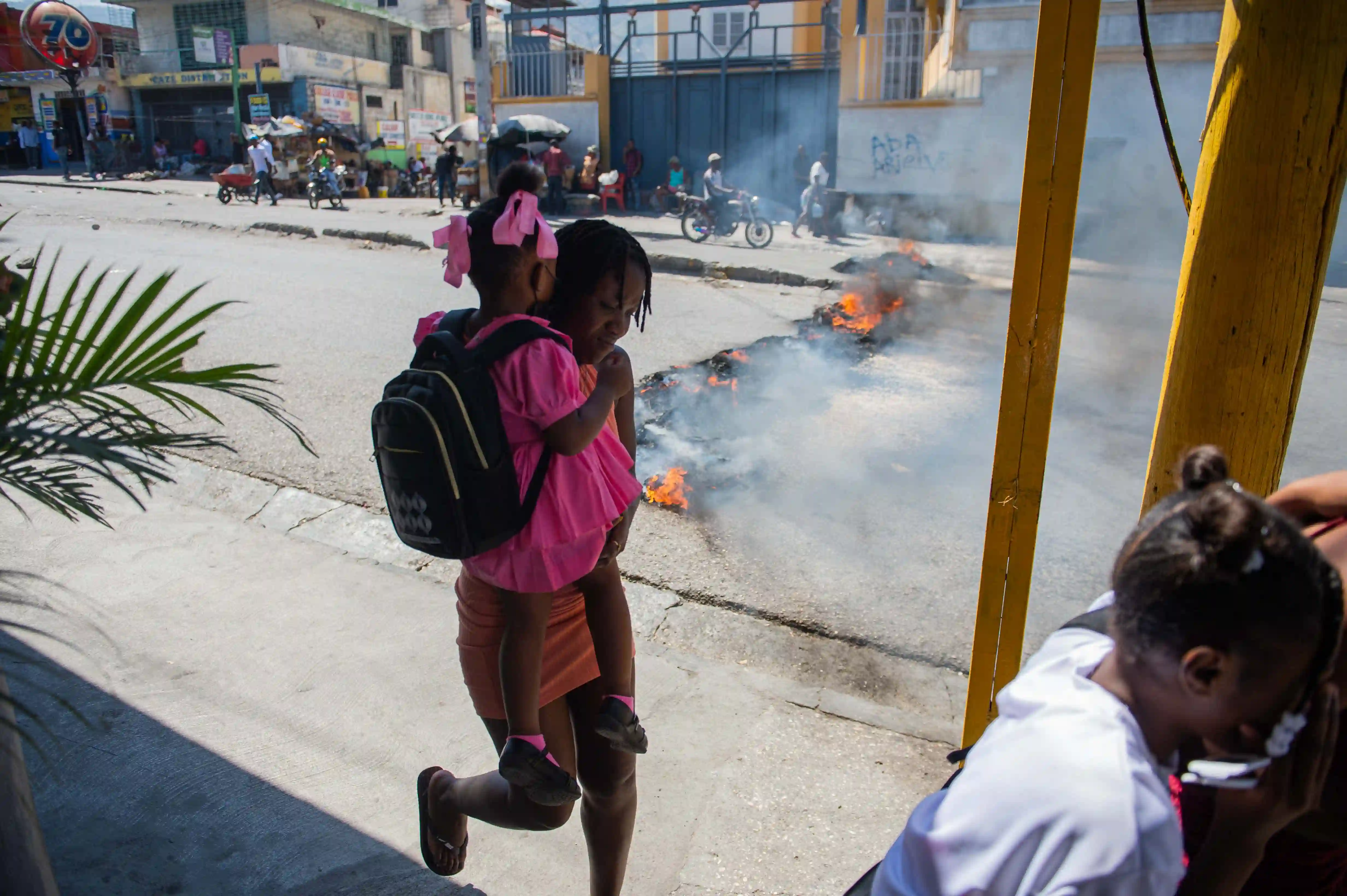 Az elveszett nemzedék: Hogyan használják ki a bandák a gyermekeket Haiti káosza közepette