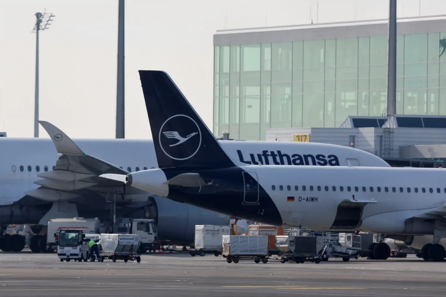 Major flight disruptions hit German airports as union strike begins