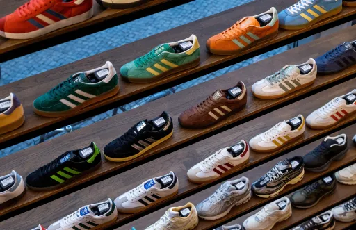"Adidas" natsistlar partiyasi bilan bo‘lgan aloqasini qanday yashirdi?