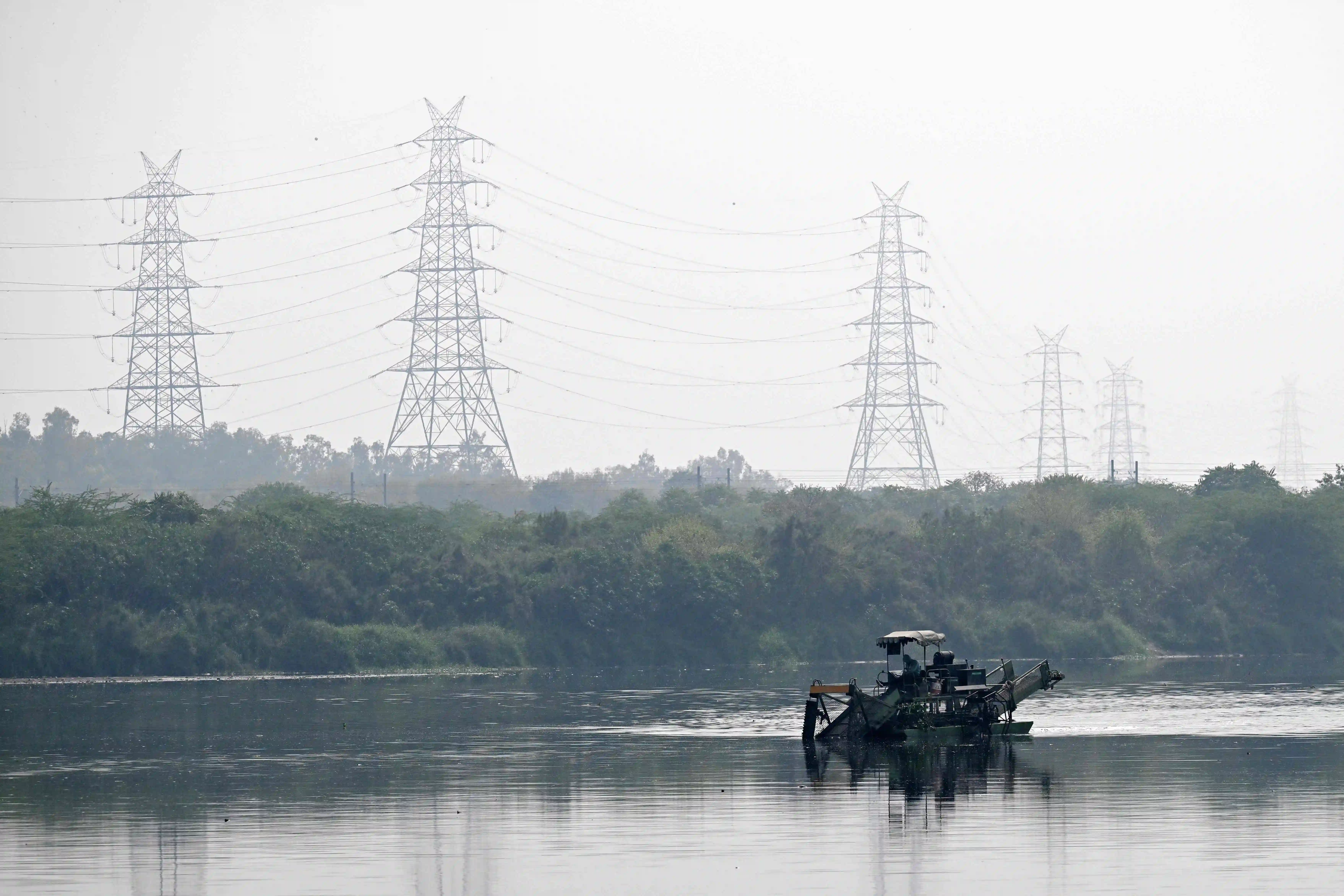 A Yamuna folyót mérgező hab borítja Újdelhiben