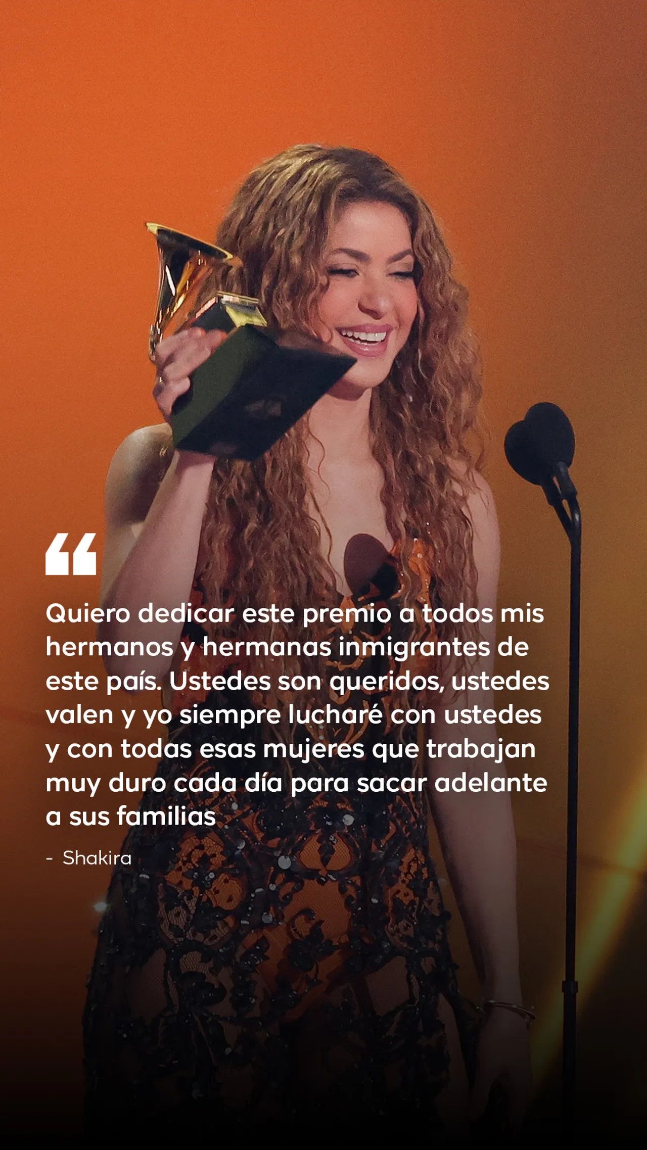 Shakira dedica su premio Grammy a la comunidad inmigrante en EE.UU.