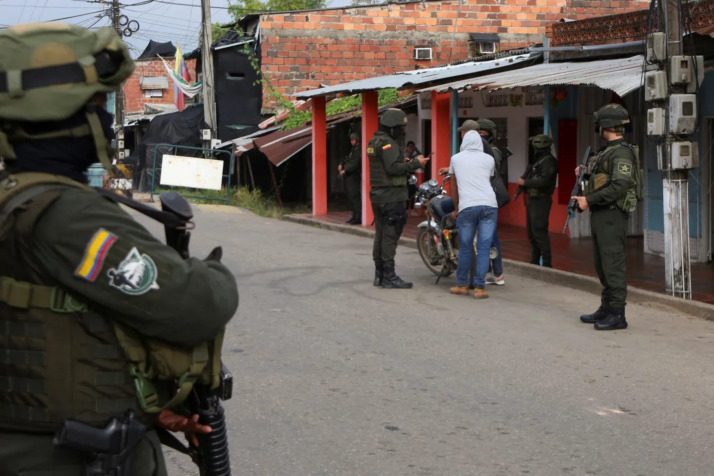 Colombian military kills 9 militants near Venezuela border