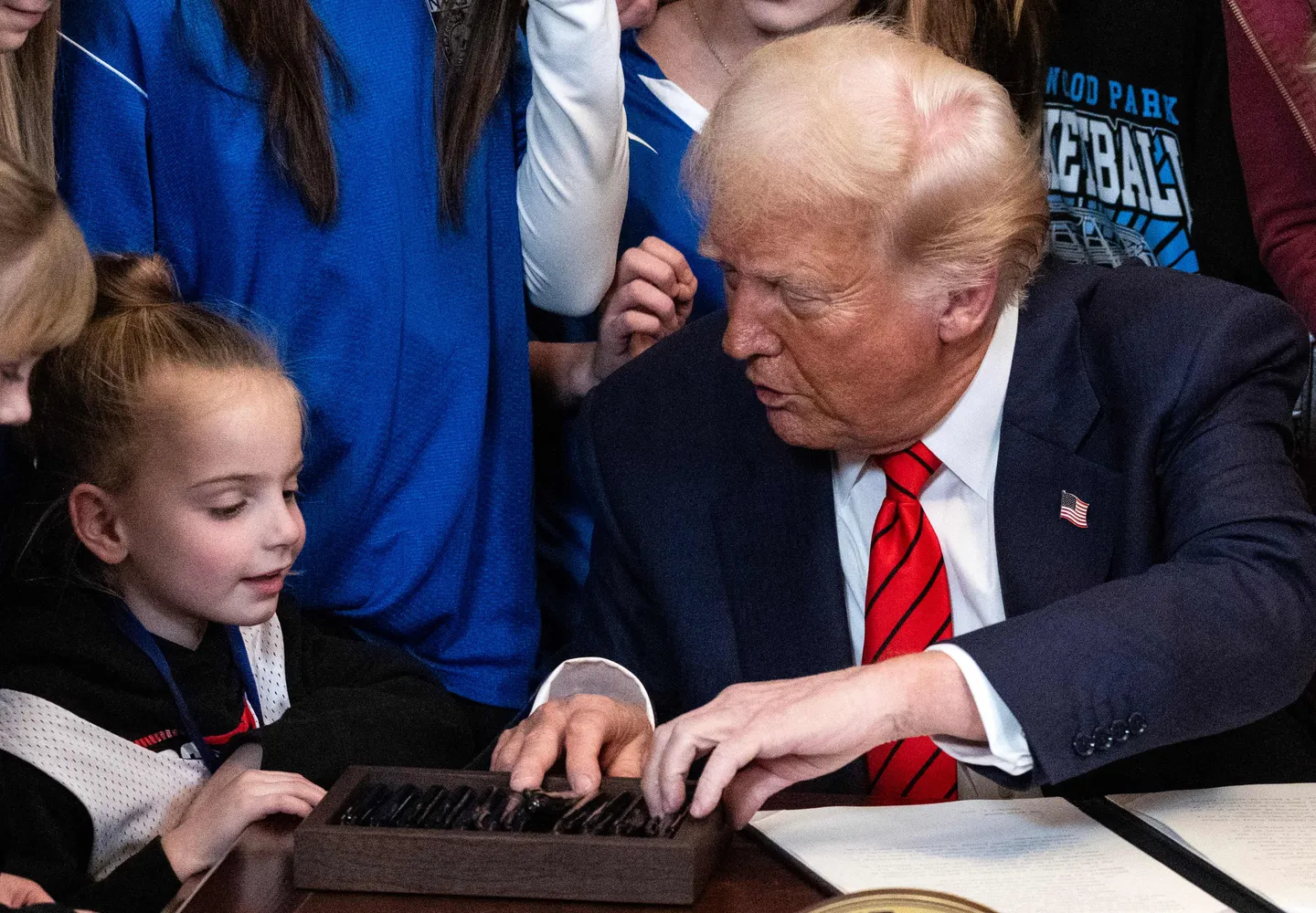 Aq Yort: Tramp mäğarif ministrlıgın yabu turında boyırıq imzalayaçaq