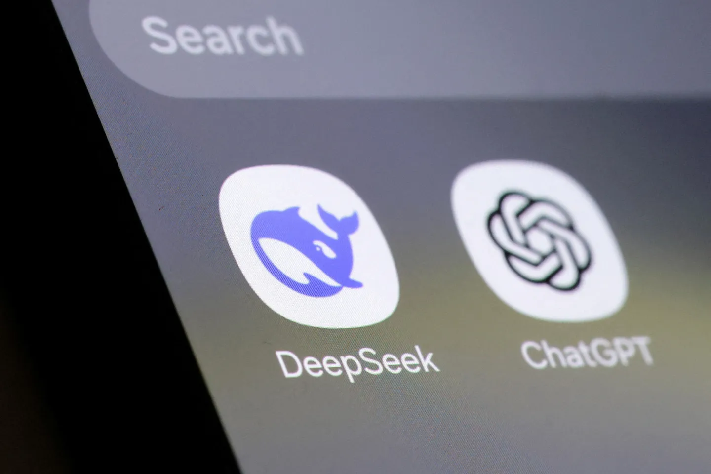 インド財務省、職員にChatGPTやDeepSeekの使用回避を要請