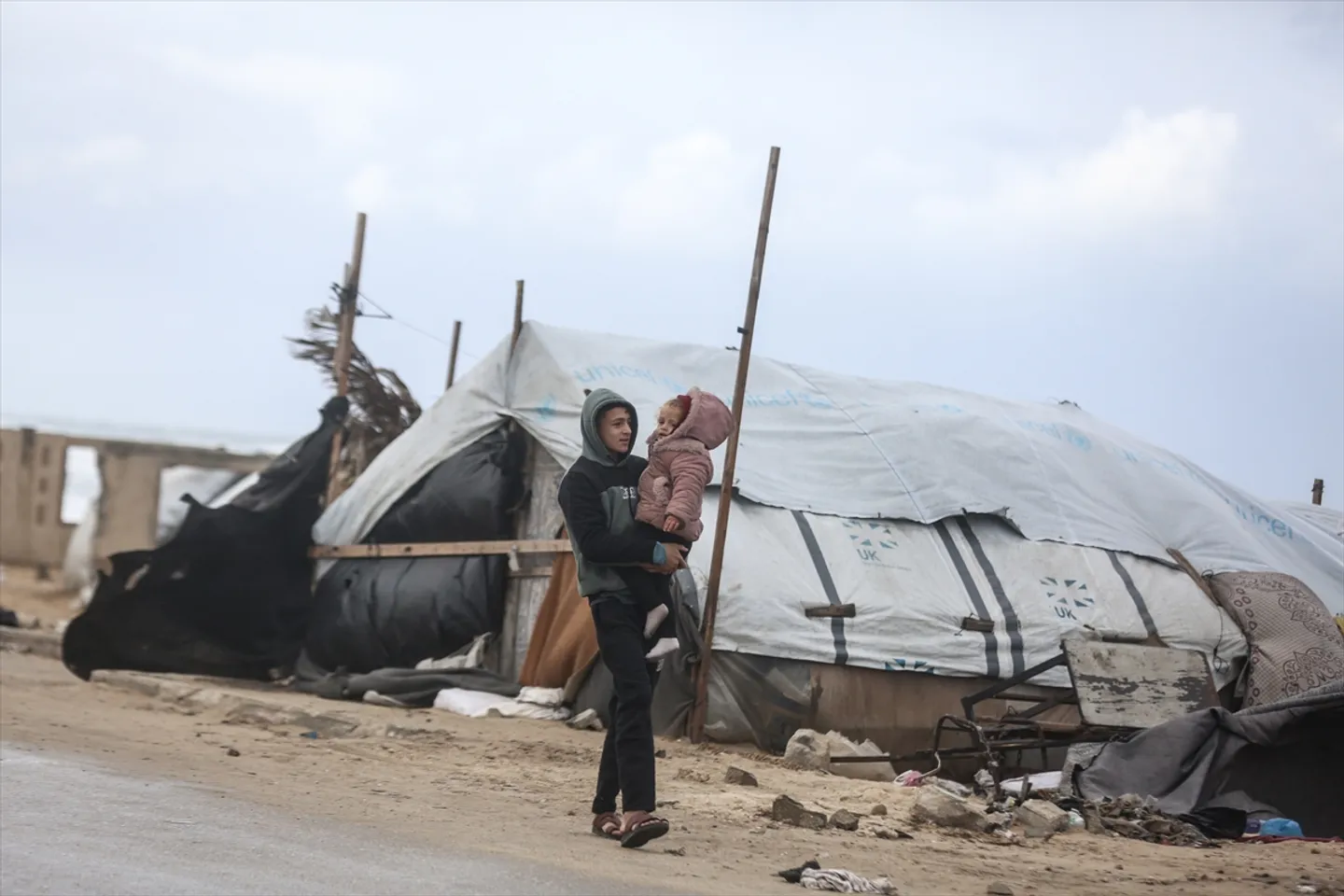 UN pozvao na ulazak materijala za skloništa u Gazu usred teških vremenskih uslova