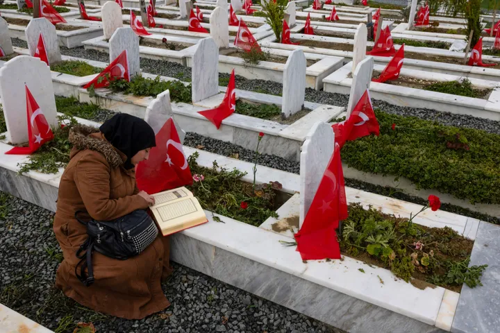 NATO-ja përkujton viktimat e tërmeteve të 2023 në Türkiye