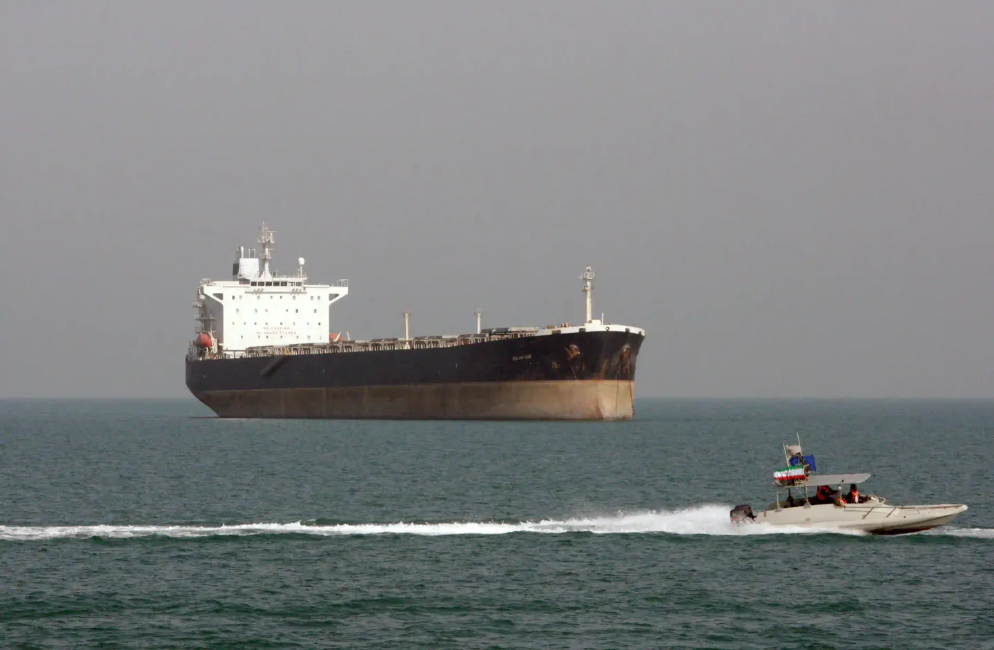 Iran veroordeelt nieuwe Amerikaanse sancties gericht op olieleveringen naar China