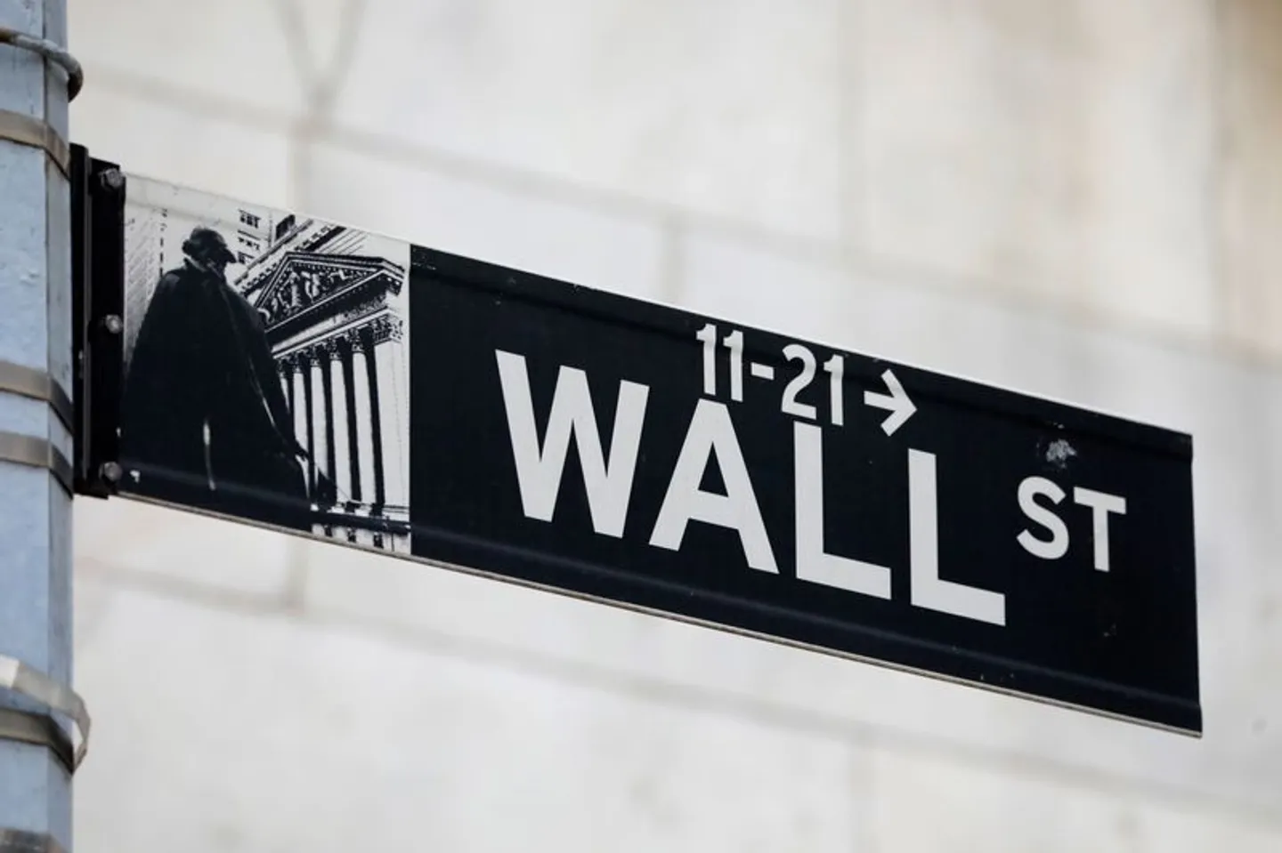 Stock markets slump amid US recession fears