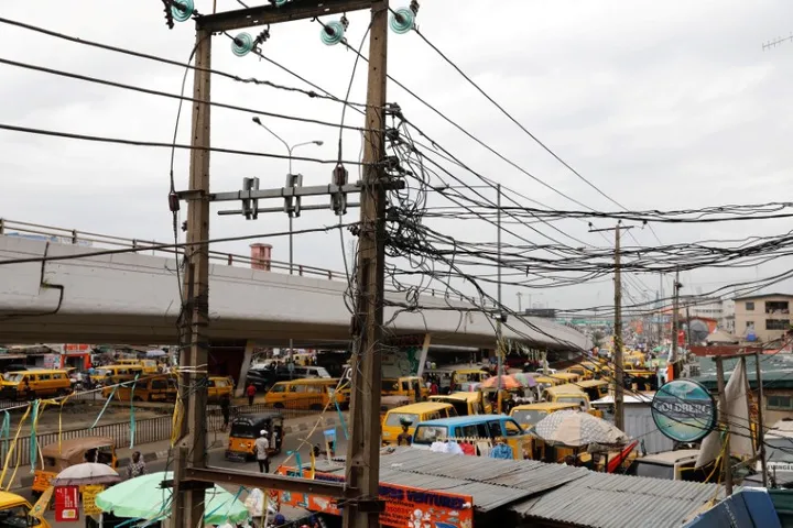 Nigeria dey plan to reach 277GW of power by 2060 as light still dey give wahala