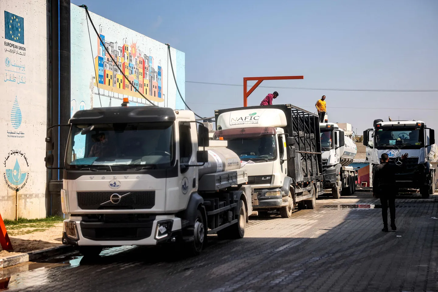 تفاقم أزمة المياه بغزة بعد قطع الاحتلال الكهرباء.. وفلسطين: إمعان في جرائم الإبادة