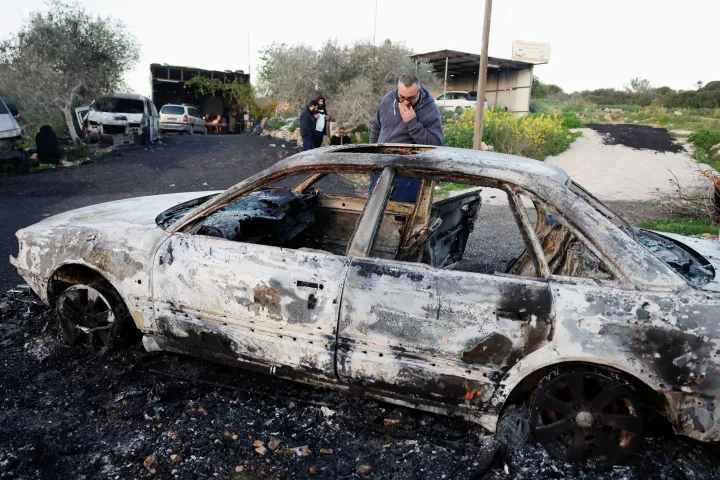 Illegal Israeli settlers attack Palestinian village and burn homes